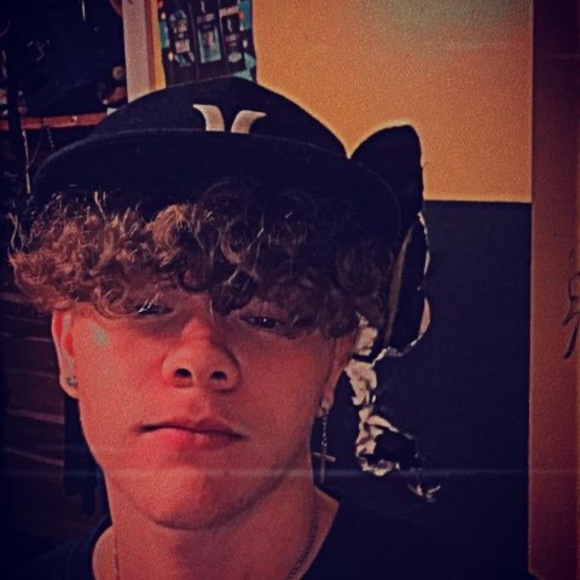 Meet your Posher, Chris - Picture 1 of 1